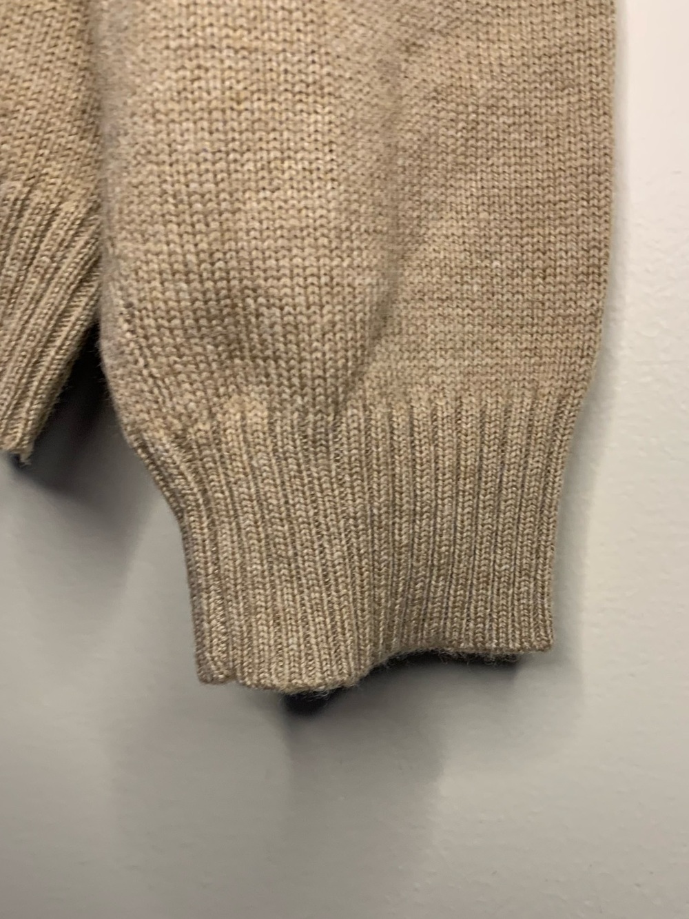 Brooks Brothers men’s V-neck camel/tan Lambswool sweater Size XL - Picture 5 of 12